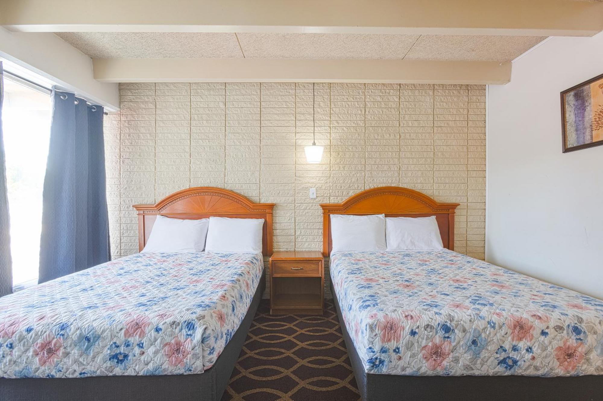Sonrise Inn Lincoln Hwy By Oyo Breezewood Exterior foto